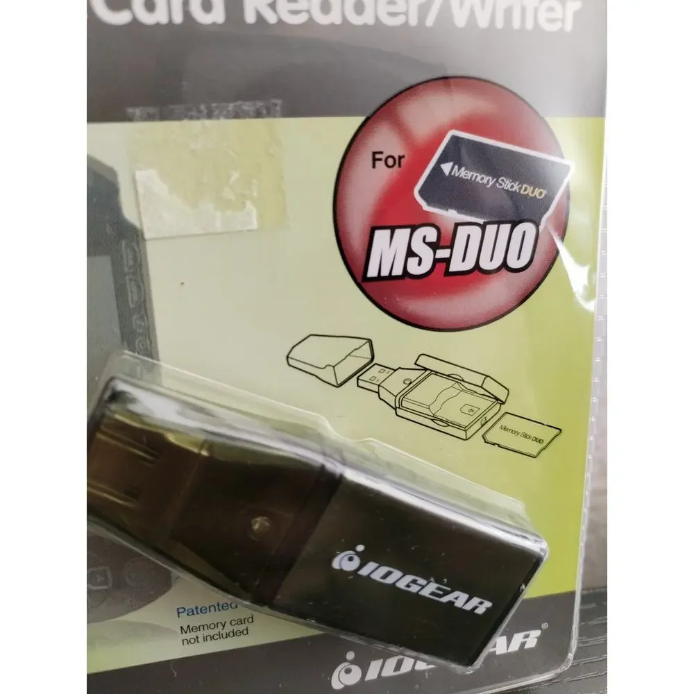 IOGEAR USB 2.0 Pocket Card Reader/Writer (Model: GFR202MSD)